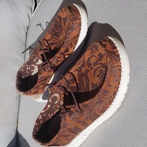 Wendy brown Fort Worth hey dudes